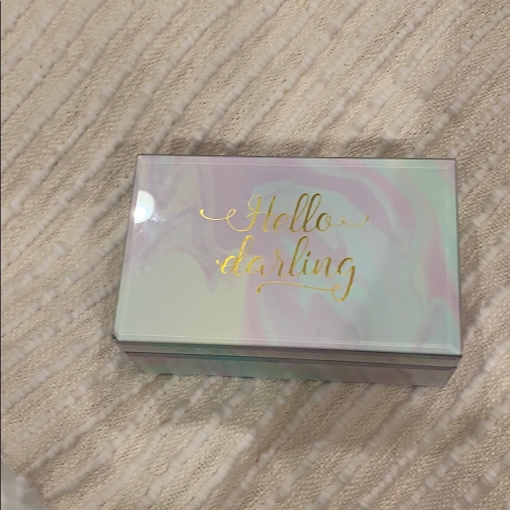 Jewelry box